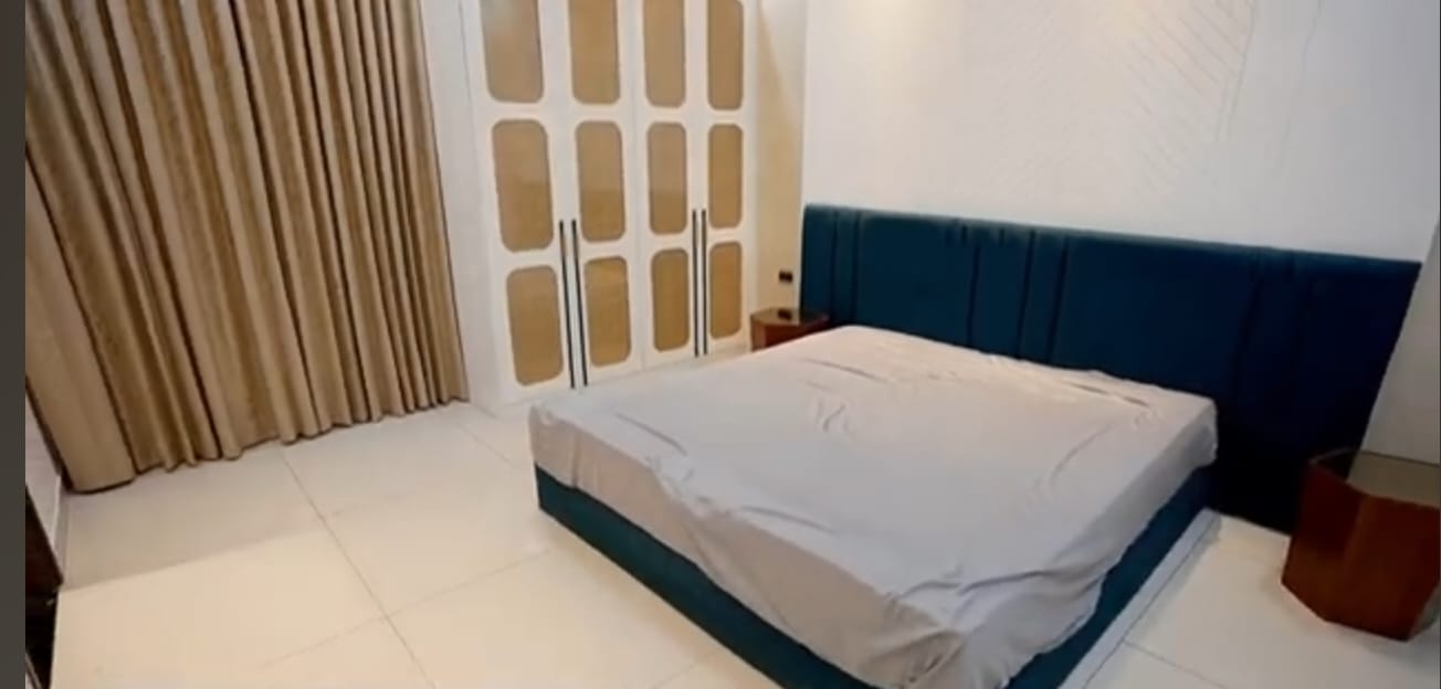 3BHK West Facing 18th Floor Candeur Crescent